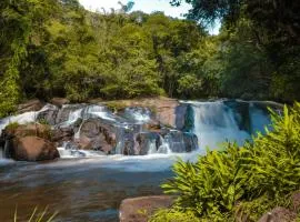 Sítio Portal - Chalés com cachoeira 20 min Monte Verde