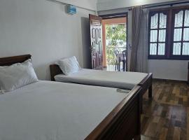 Lagoon Breeze Resort，位于拜蒂克洛的酒店