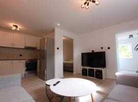 Newly renovated apartment in Søgne，位于克里斯蒂安桑的酒店