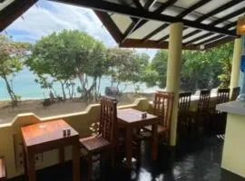 Celon vie Beachfront Hotel Ahangama