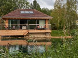 The Lakes By YOO，位于莱奇莱德的酒店