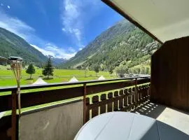 Panorama apartment for 2 near Zermatt with parking!