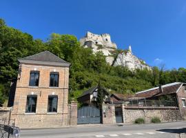 Villa du Vieux Château，位于莱桑德利的酒店