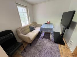 2 bedrooms and kitchen-mini Villa，位于韦斯特罗斯的酒店