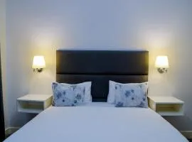 Greenwood Manor Hotel