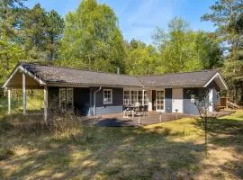 Holiday Home Eikka - 1km from the sea by Interhome