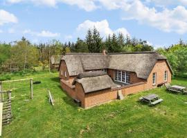 10613-Ulfborg-Svollingvej-37，位于Øhuse的酒店