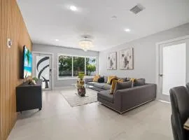 Fun Oasis Getaway Pool, BBQ, Games and More L77