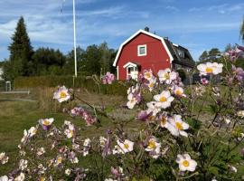 Traumhaus mit Seegrundstück，位于Holmsjö的酒店