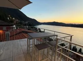 DN ART ROYALE - APT D first floor with lake view terrace and hot tub - APT N ground floor with internal whirpool