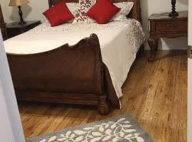 Full house, 3 BDR, 2WR, free Parking , extra beds