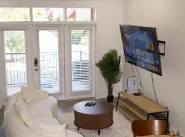 Close to Convention Center & Stadiums