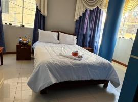 Alojamiento en habitación matrimonial，位于卡哈马卡的酒店