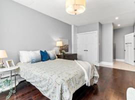 Large Luxury 2 Bedroom Unit，位于哈利法克斯的酒店