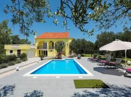 Holiday Home in Policnik with Private Pool