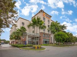 迈阿密机场北舒适套房酒店，位于迈阿密的酒店