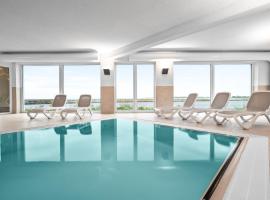 Hafenloge - Ostseeblick, Terrasse, erste Reihe, Fahrstuhl，位于奥尔本尼兹的酒店