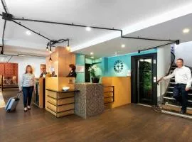 马孔中心宜必思尚品酒店