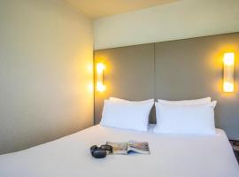 钟楼鲍威酒店，位于博韦的酒店