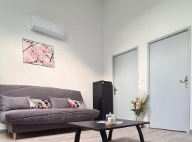 L'Oasis Fleurie，位于Loyettes的酒店