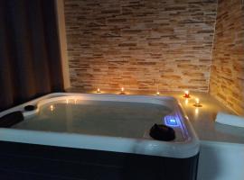 L'Ancora Luxury Apartments，位于波利科罗的度假村