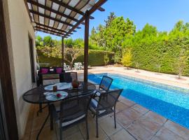 Villa Koralia，位于佩亚的酒店