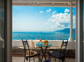Villa Santa Chiara Positano Suites，位于波西塔诺的酒店
