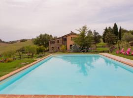 Casale meraviglioso Val d'Orcia con piscina e Sauna，位于拉迪科法尼的酒店