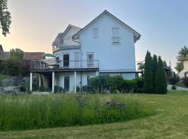 Große gemütliche Ferienwohnung Landshut, 24-7, WLAN, Parkplatz, Top ausgestattet，位于Ergoldsbach的酒店