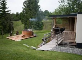 Nature Getaway with Wooden Soaking Hot Tub