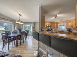 Spacious 3-Bedroom Trailer Home in Fernie by StayIn