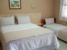 Vila Francesa Hotel，位于佩尼多的酒店