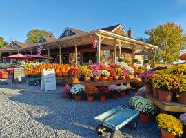 Bayfront & nature preserve!，位于河头镇的自助式住宿