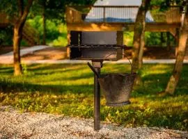 Furnished Glamping Tent/Red River Access/King Bed