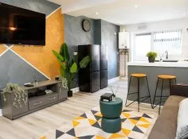 Contractor, Professional and Family Stays near Coventry University, City Centre & Hospital