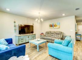 Foley Vacation Rental 7 Mi to Gulf Shores Beaches，位于弗利的酒店