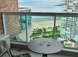 Estanconfor Santos Vista Mar AC garagem arrumação andar bem alto