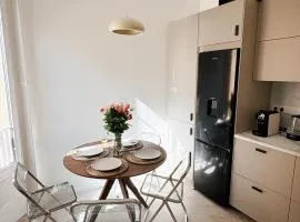 Nice Center - Spacious Luxury Apartment with Air Conditioning