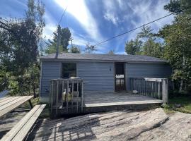Lakeview Cabin in Georgian Bay - Rockwood #3，位于Dillon的酒店