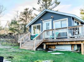 Georgian Bay Lakeview Cottage - Rockwood #5，位于Dillon的酒店