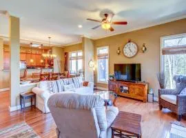 West Union Townhome with Patio and Lake View