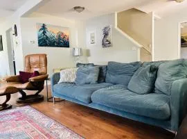 Pet friendly Family home in Shawnigan Lake