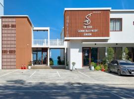เดอะซีน คาบาน่า บีช รีสอร์ท ขนอม The Scene Cabana Beach Resort Khanom，位于Ban Phlao的酒店