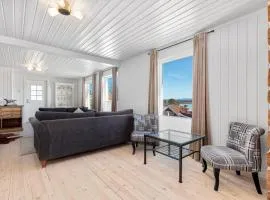 Quaint seaside cottage near Oslo