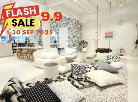 mali 1MIN to Ploenchit BTS 4BR Duplex Penthouse，位于曼谷的酒店