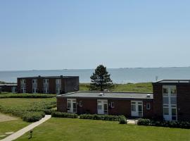 Wellenkieker，位于威克奥夫弗尔的带泳池的酒店