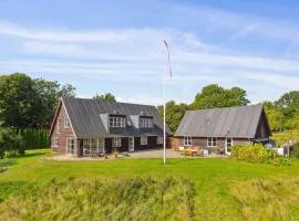 Holiday Home Guthbrand - 800m from the sea by Interhome