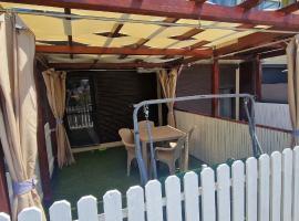 Garsonieră Complex Alfa&Beta Saturn la parter cu terasă，位于萨图恩的酒店