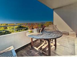 Luxus Wohnung in Zentrum，位于谢讷费尔德的酒店