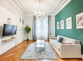 Suite Royauté Deluxe N1 Jacuzzi, MULHOUSE CENTRE